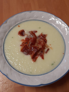 Una foto de Sopa Fría de Melón con Jamón