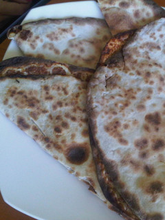 A picture of Syrian meat pie: Safiha.