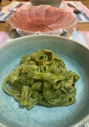 รูปของ พาสต้าซอสเพสโต้ (Fettuccine with Pesto Sauce)