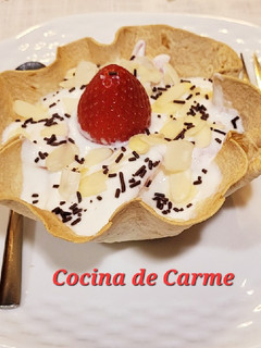 Foto principal de Tulipa de fresas con queso batido y almendras 🍓🍓🍓🍓