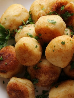 A picture of Veggie Batata Sharp : Potato with Vegetable Filling.