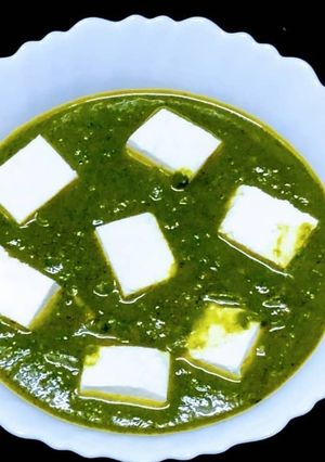 A picture of Palak Paneer.