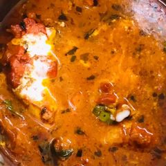 A picture of Creamy kaju chicken with gravy.