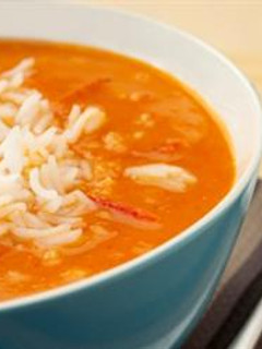 A picture of Jordanian Tomato Rice Soup.