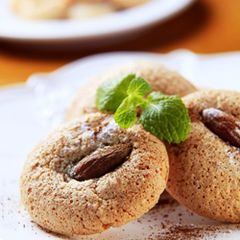 A picture of Crunchy Cardamon Cookies.