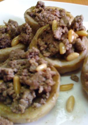 A picture of Baked artichoke with Meat.