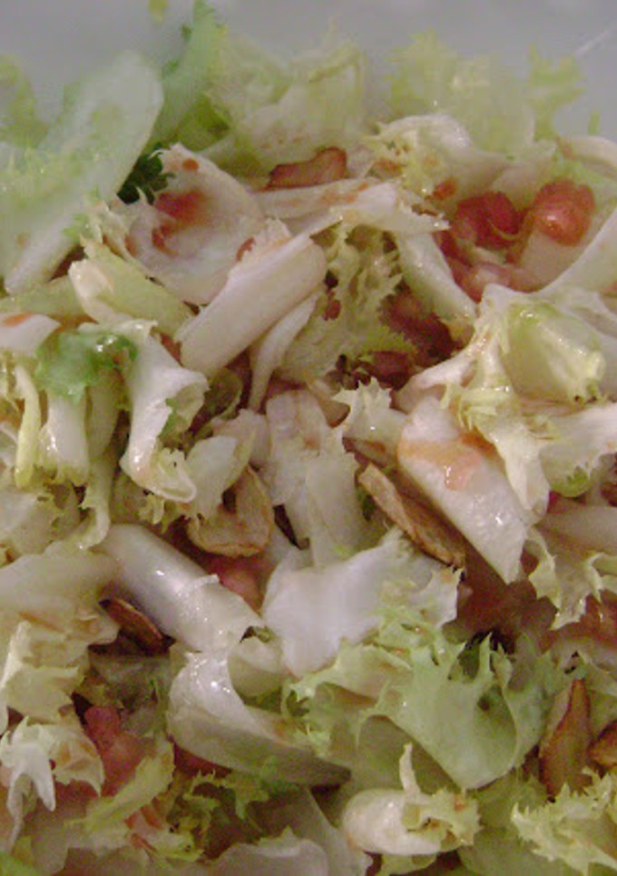 Una foto de Ensalada de Escarola y Granada