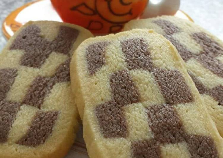 Biscotti di frolla a scacchiera