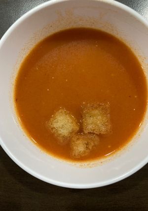 बीटरूट टोमाटो सूप (beetroot tomato soup recipe in Hindi) रेसिपी मुख्य फोटो