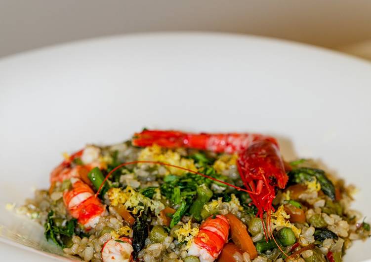 Step-by-Step Guide to Make Veloce Riso Integrale al Limone con Gamberi Rossi e Asparagi