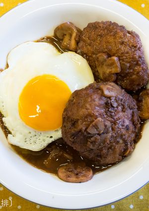 紅酒蘑菇燉漢堡排 的食譜成品照片