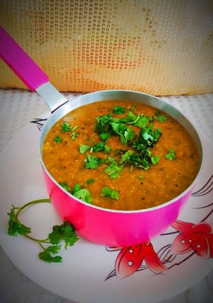 बाजरी मूगडाळ खिचडी (bajari moongdal khichadi recipe in marathi) रेसिपी चे मुख्य फोटो