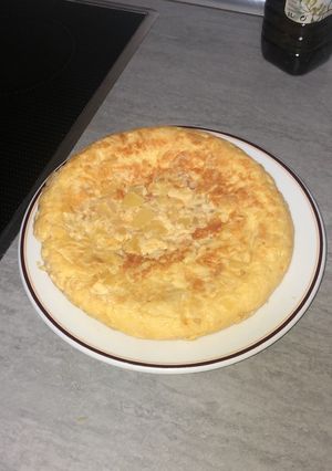 Una foto de Tortilla de cebolla y calabacín