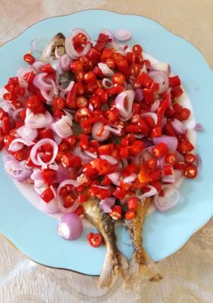 Foto resep Ikan Asin Pedah Cabe Bulat
