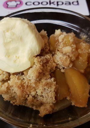 A picture of My little Apple & Honey Crumble. 😁.