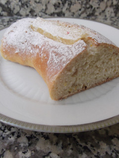 Una foto de Roscón de Reyes vegano