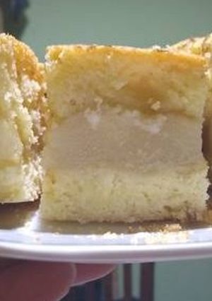 Una foto de Torta tres capas de pera