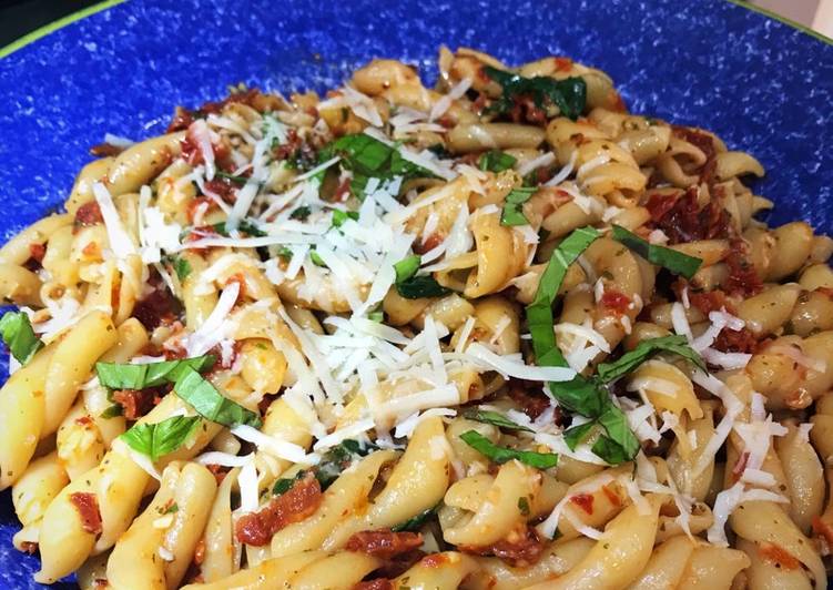 Steps to Make Any-night-of-the-week Sun Dried Tomato Pasta