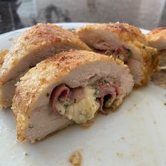 A picture of Chicken Cordon Bleu (my style).