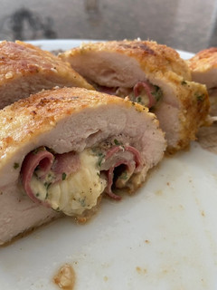 A picture of Chicken Cordon Bleu (my style).