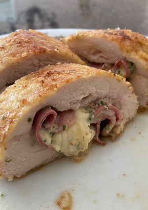 A picture of Chicken Cordon Bleu (my style).