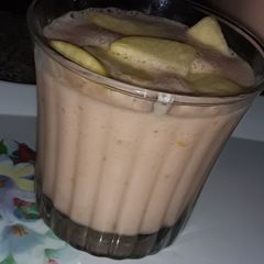 A picture of Apple/Banana🍎🍌 smoothie.