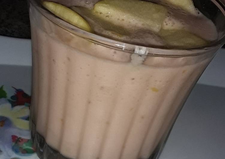 Step-by-Step Guide to Make Award-winning Apple/Banana🍎🍌 smoothie