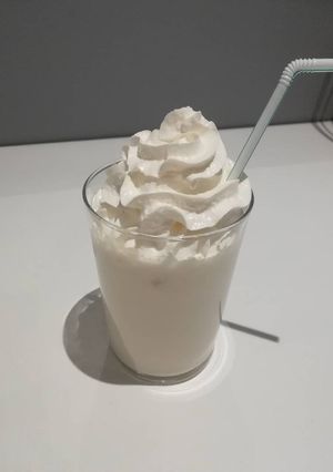 Una foto de Batido de chocolate blanco de marca!!