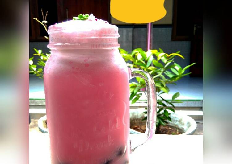 Langkah Mudah untuk Menyiapkan Es bubble strawberry 🍓 Anti Gagal