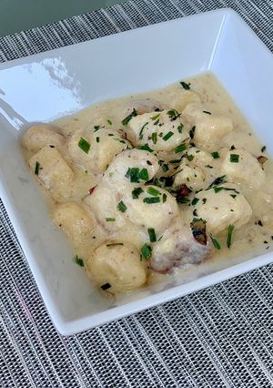 Gnocchi - Tejszínes, fokhagymás sajtos szószban 🥔🥚🧀🧄 recept fotója