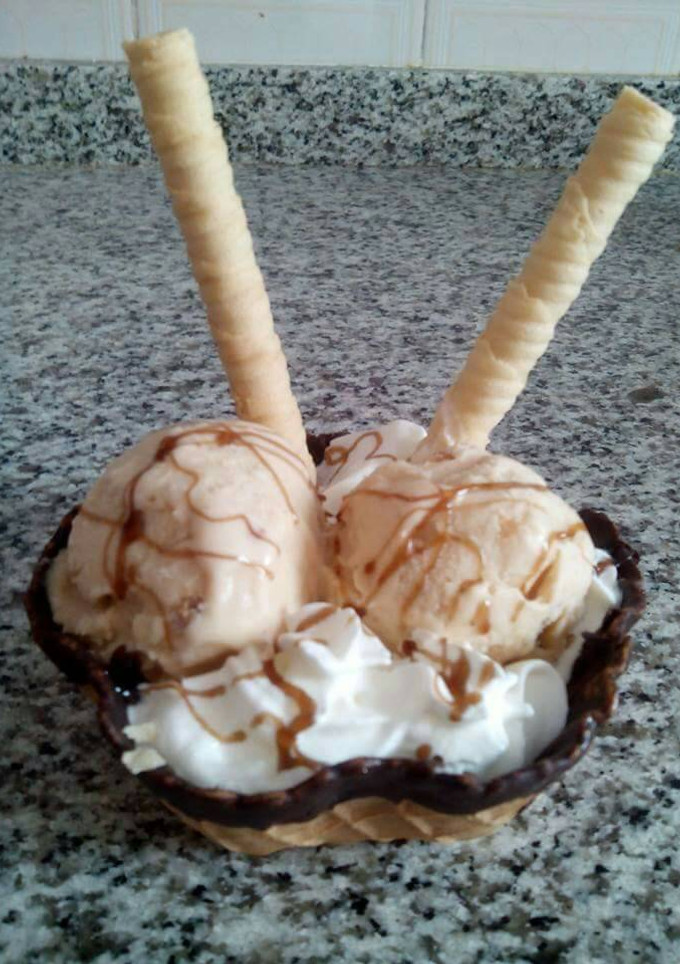Una foto de Helado de turrón