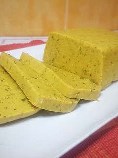 Una foto de Tofu birmano o tofu de garbanzos