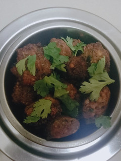 வாழைப்பூ கோலா வடை(valaipoo kola urundai recipe in tamil) செய்முறை முக்கிய புகைப்படம்