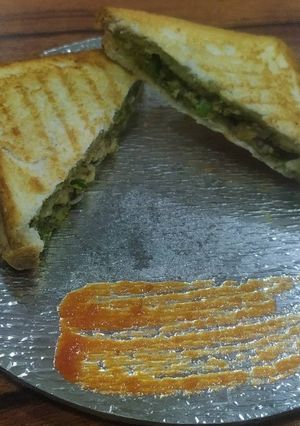 કોર્ન પનીર સેન્ડવીચ (Corn Paneer Sandwich Recipe In Gujarati) રેસીપી મુખ્ય ફોટો
