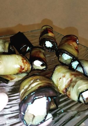 Une photo de Roulés d'aubergines au fromage et noix