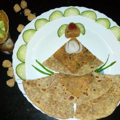 A picture of Soya chunks masala paratha.