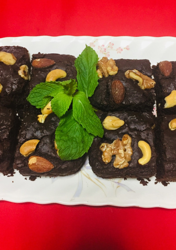 Una foto de Brownie de Quinua con Harina de Avena y Leche de Coco!