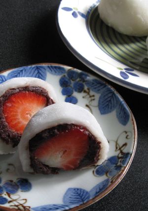 A picture of Strawberry Daifuku Mochi.