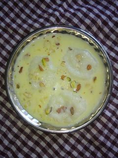 चावल की रसमलाई (Chawal ki Rasmalai recipe in Hindi) रेसिपी मुख्य फोटो