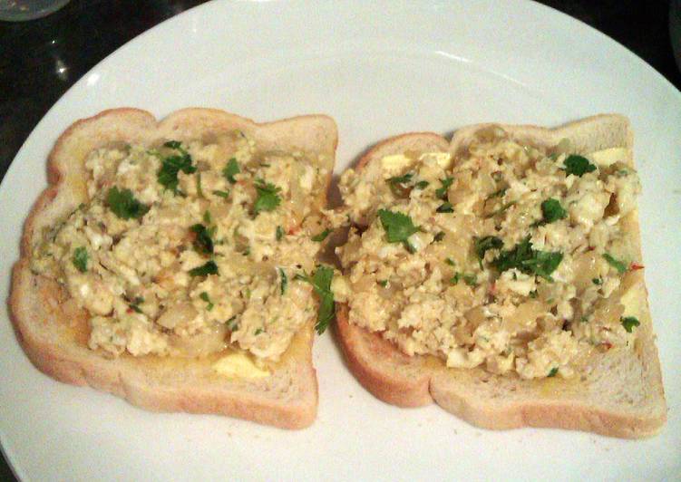 Recipe of Perfect spicy scrambled eggs on toast
