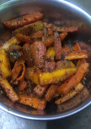 गाजर की लौंजी (gajar ki launji recipe in Hindi) रेसिपी मुख्य फोटो