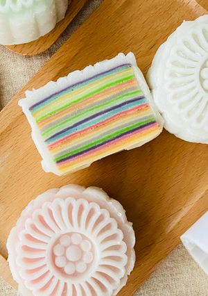 A picture of Rainbow layer Bing Pi Mooncake(彩虹千層冰皮月餅).