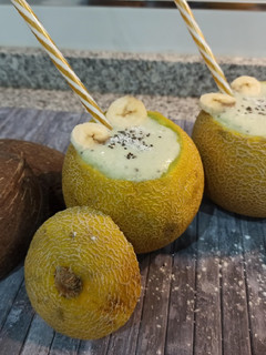 Una foto de Batido de melón🍈 plátano🍌 y coco🥥🥤