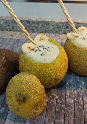 Una foto de Batido de melón🍈 plátano🍌 y coco🥥🥤