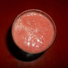 A picture of Strawberry mint shake.