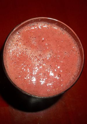 A picture of Strawberry mint shake.