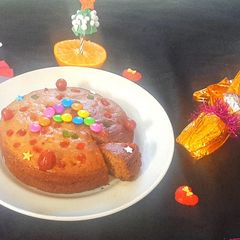 A picture of Eggless Christmas Cake.