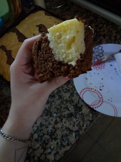 Una foto de Torta marmolada esponjosa