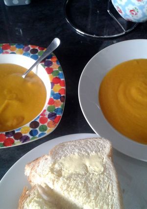 A picture of Thick carrot and lentil soup.