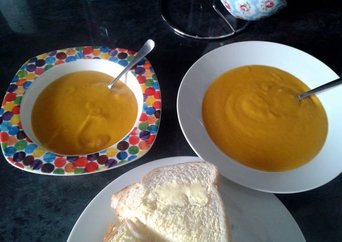 Thick carrot and lentil soup